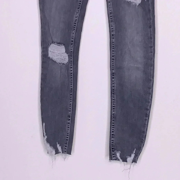 Free People Gray Shark Bite Hem Distressed Skinny Jeans Gray Size 24 - Picture 4 of 7